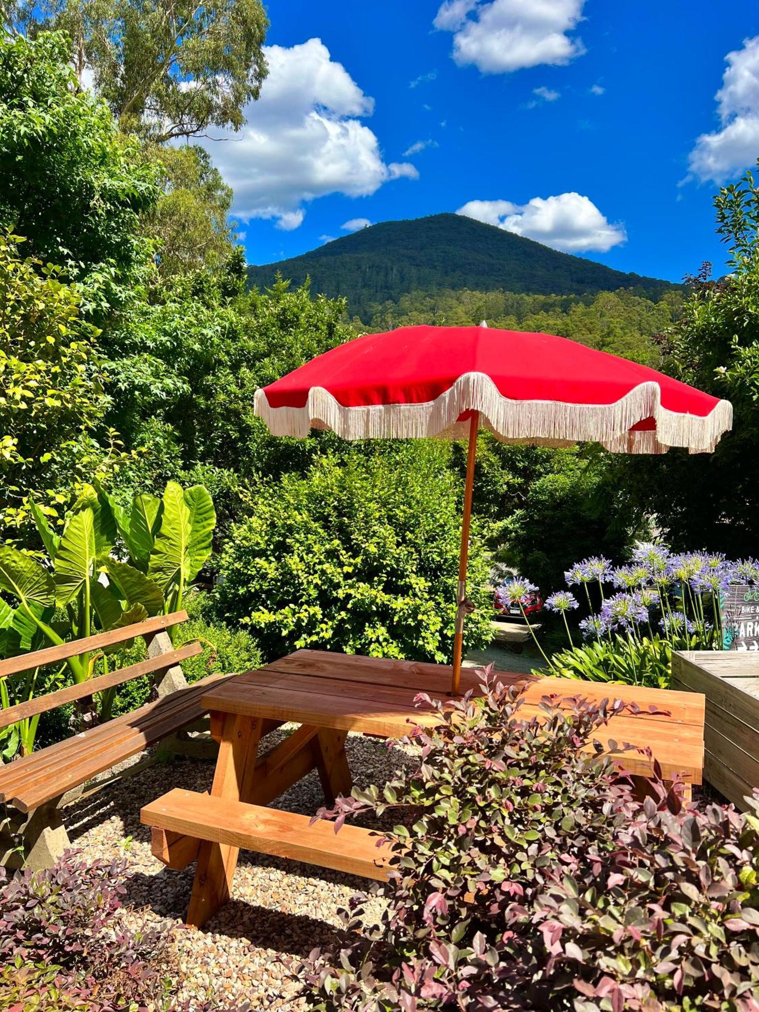 The Warby, Where Mid-Century Style Meets The Mountains Warburton Exterior foto